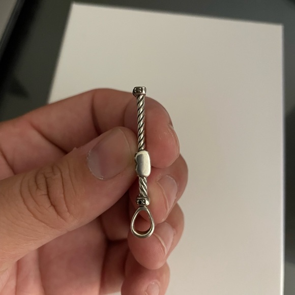 DAVID YURMAN CHEVRON CROSS PENDANT WITH PAVÉ BLACK DIAMONDS - Picture 6 of 6